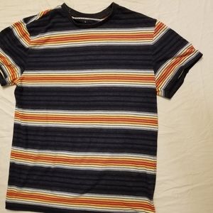 Aeropostale colored design t-shirt large